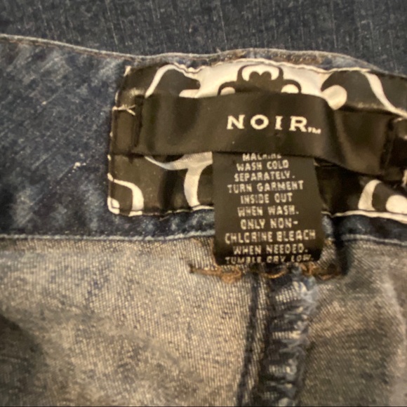 Noir capris denim jeans with attached belt - Picture 9 of 9